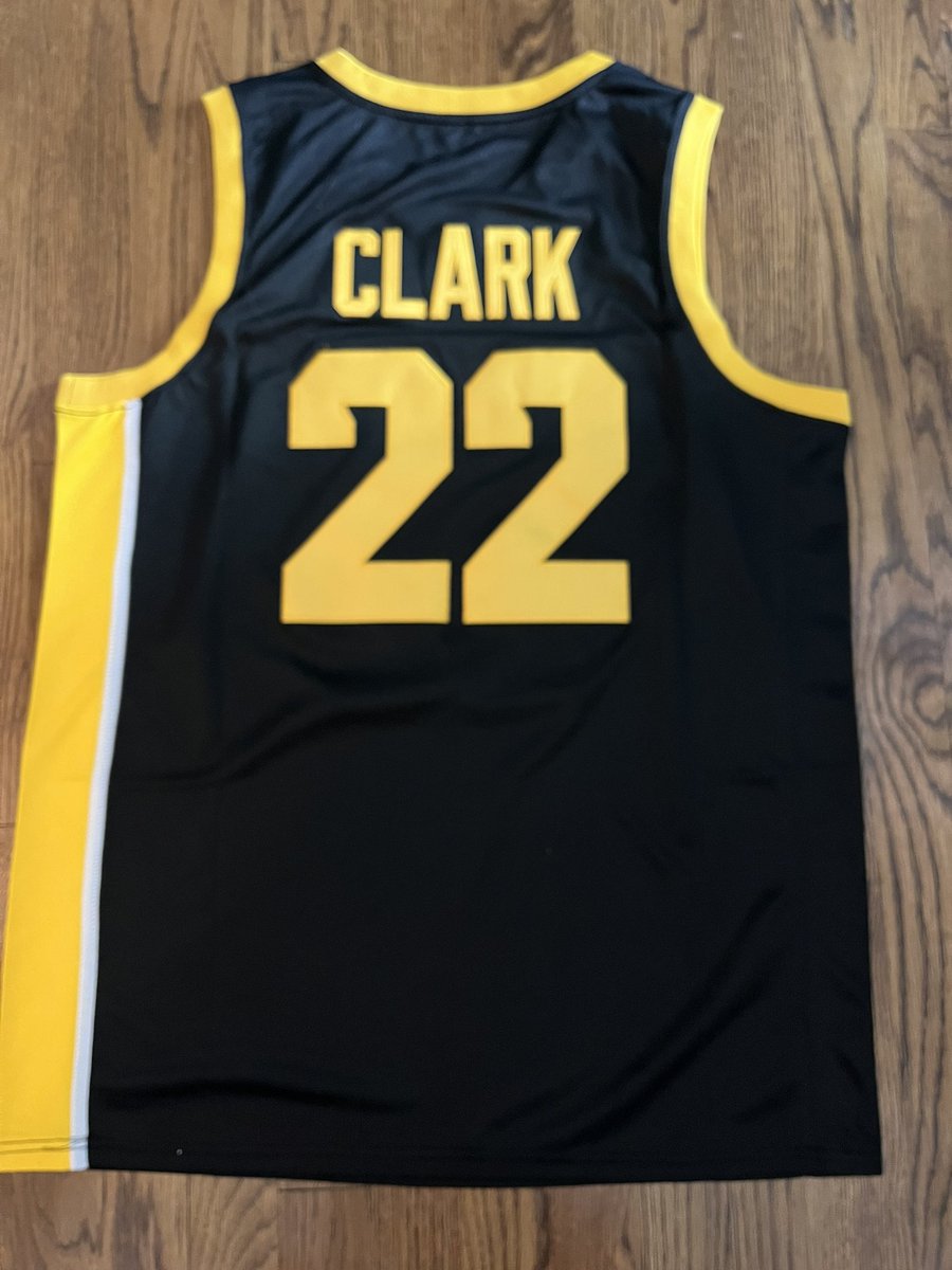 SmylieKaufman10's tweet photo. My wife hands me a package that was labeled from Jane in New Jersey. Neither of us know a Jane or really anyone from NJ. We proceed to open a Caitlin Clark Iowa jersey 😂… So thanks Jane from NJ and Geaux Hawkeyes #sports https://t.co/mTBF61EVq5
