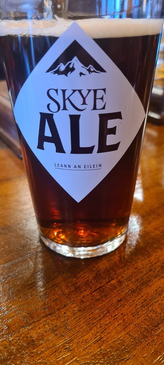 gc_skye's tweet photo. A choice of Skye Ales on tap at The Griffin in Glasgow. Opted for Skye Red which was the first one I sampled (a few times) in 1995 when the Skye brewery was launched. https://t.co/6i1nGhd9v3
