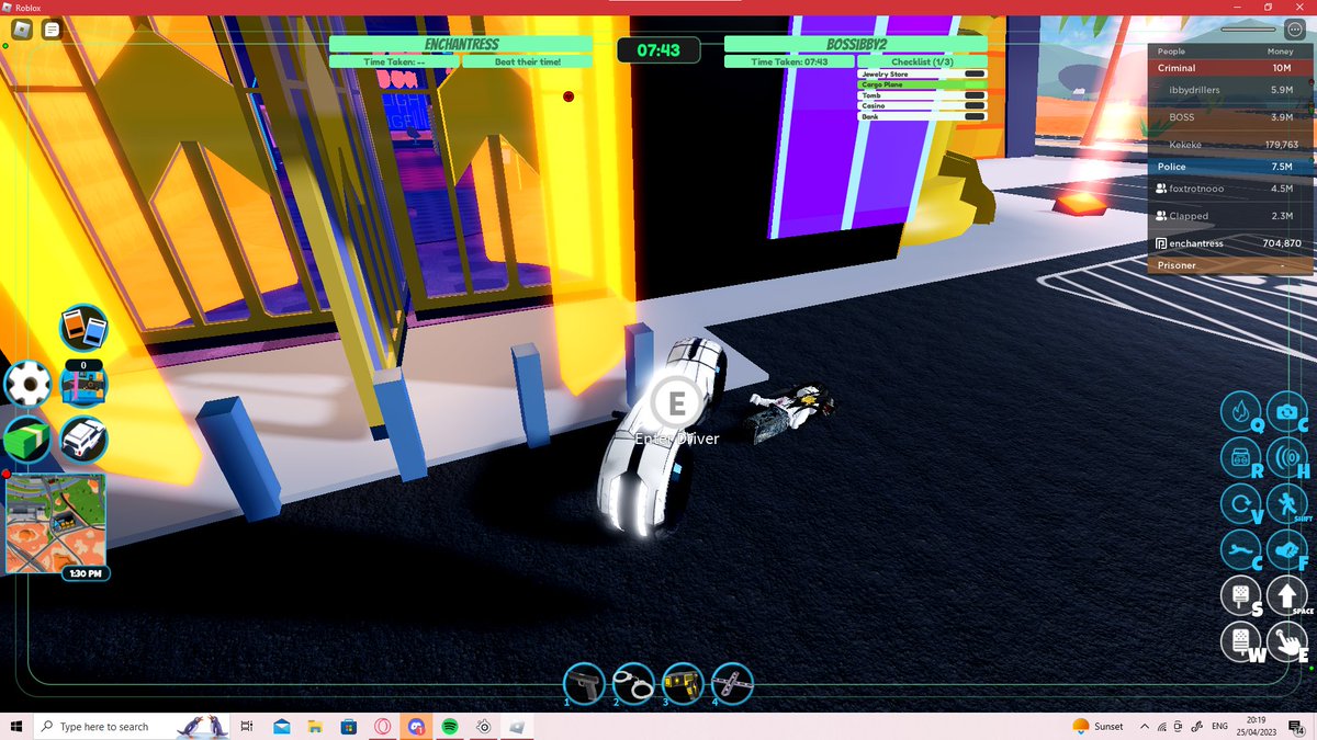 _tiffynoodles_'s tweet photo. @badimo @asimo3089 crew battles r rlly broken, if someone declines then u have to server hop and it always says people are offline even if they are online. when ur in the actual crew battle i got stuck on my volt but i couldnt move nor reset, console didnt show anything https://t.co/tCCV0NUk5P