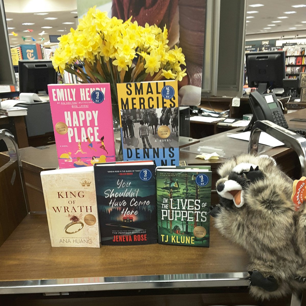 BN_Clearwater's tweet photo. New release Tuesday! Stop by to grab a copy one of our exciting new books by best selling authors #emilyhenry #annahuang #dennislehane #jenevarose #tjklune
#bnclearwater #newreleases https://t.co/FddDVFyf8q