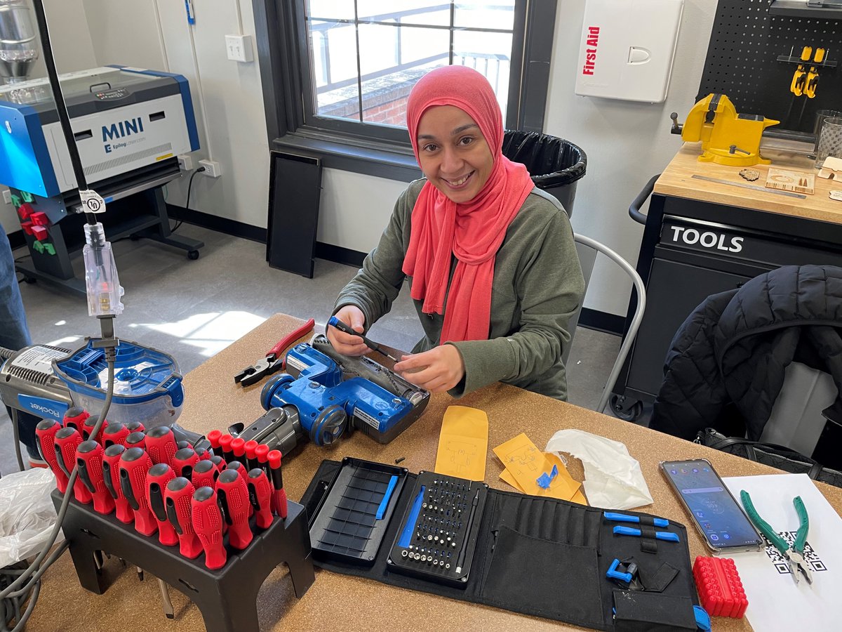 ahml's tweet photo. Did you know the #AHMLMakerplace has tools you can use to fix things!? This customer recently repaired a vacuum cleaner with the help of Makerplace tools & some shared expertise from staff & another customer! https://t.co/rbpuVNnGcP
#JobDone #ProblemFixed #DIY #Goals #RepairIt https://t.co/mlqKXOU80K