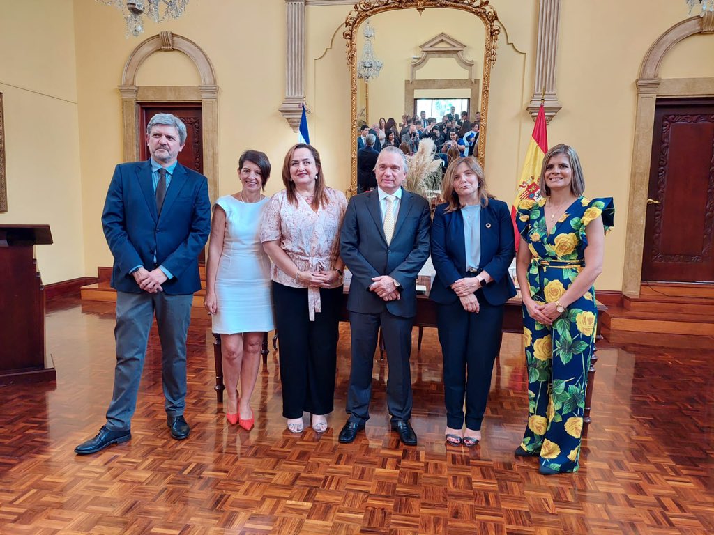 PiliCancela's tweet image. @CooperacionESP y @ayudaenaccion impulsan el Proyecto de Desarrollo #INTEGREMONOS que supone inclusión económica y sociocultural en comunidades de acogida de zona norte #CostaRica🇨🇷

📍En #SanJose he presentado el proyecto ante @CRcancilleria y @MIDEPLAN_CR

#SomosCooperacion🇪🇸