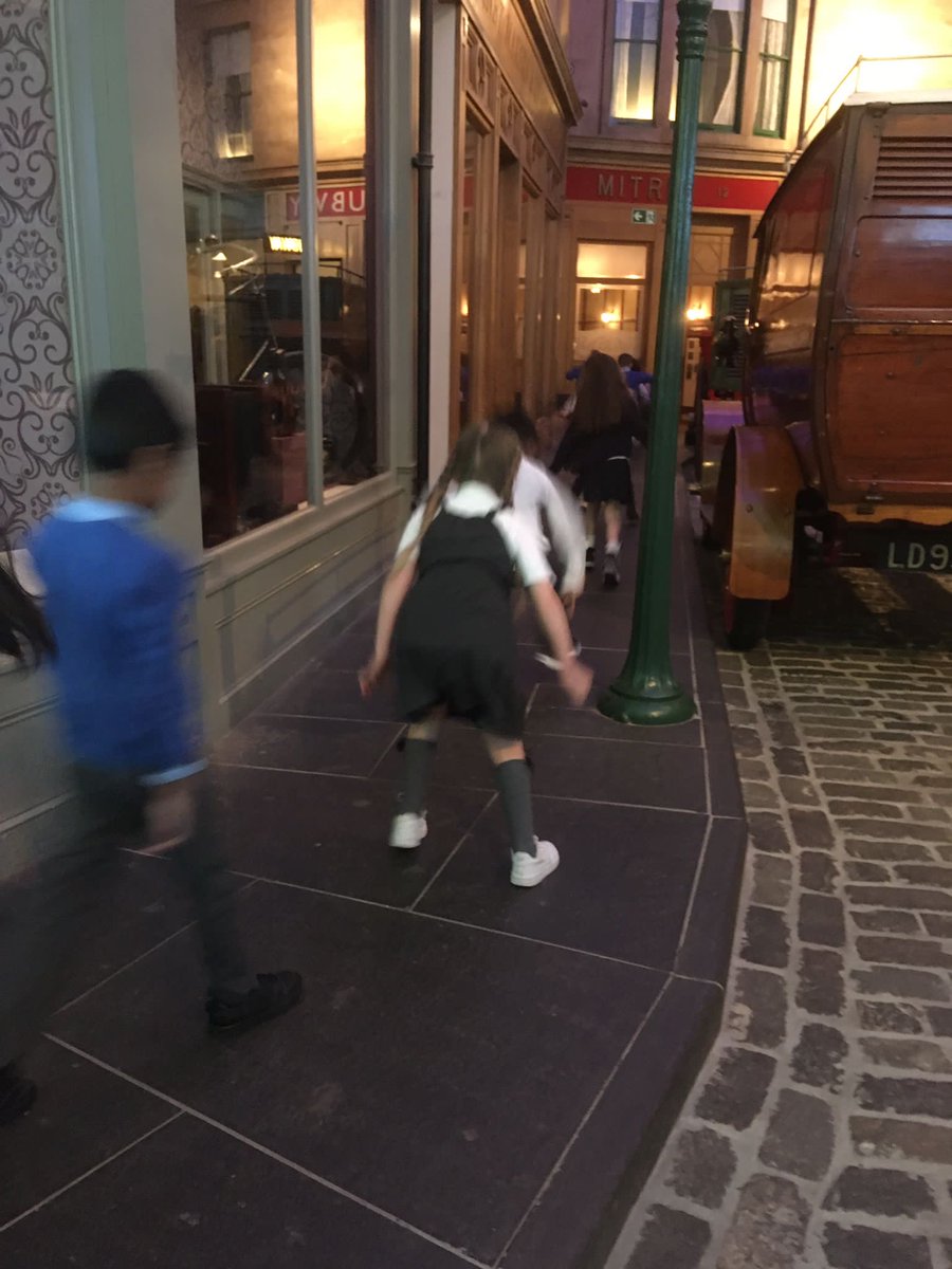 HillingtonPS's tweet image. Great trip to the Riverside Museum today learning all about toys and games from the past! #historyisfun ⁦@riversidemuseum⁩