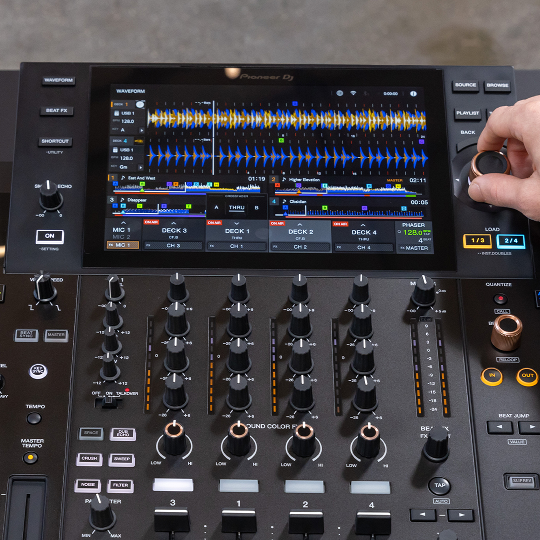 PioneerDJglobal's tweet image. Designed to meet the needs of the diverse DJ scene, the OPUS-QUAD produces high-quality sound that’s comfortable to listen to for long periods of time, thanks to the 32-bit D/A converter from ESS technology.

Discover more: bit.ly/3J6f4ZN 

#OPUSQUAD #PioneerDJ