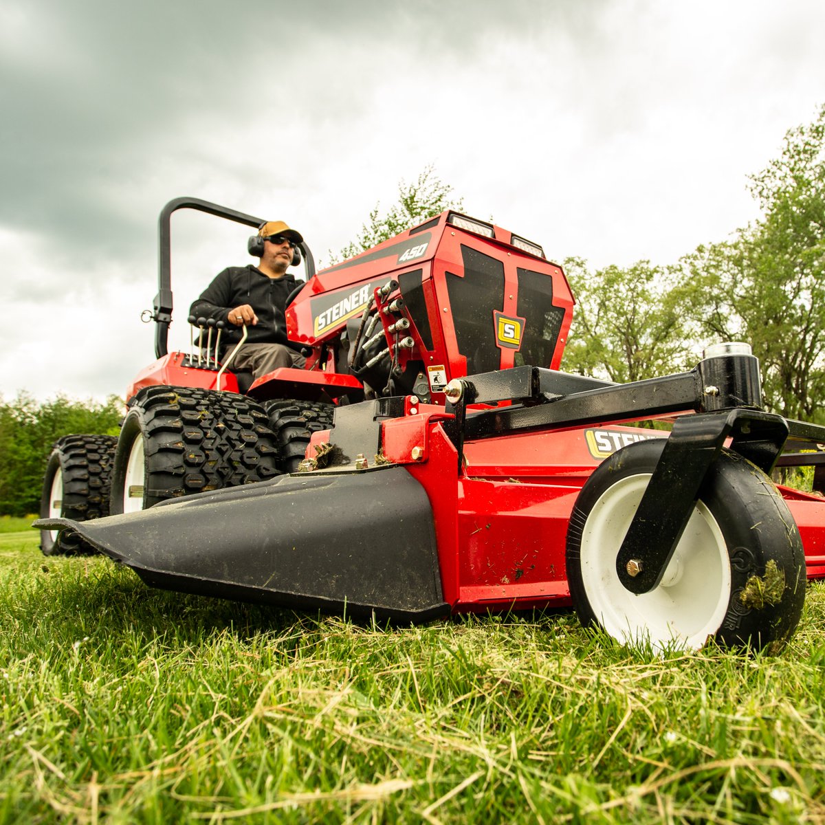SteinerTurf's tweet photo. A better cut, period. #Steiner450 #SteinerTractor https://t.co/vjDMGF9uWx