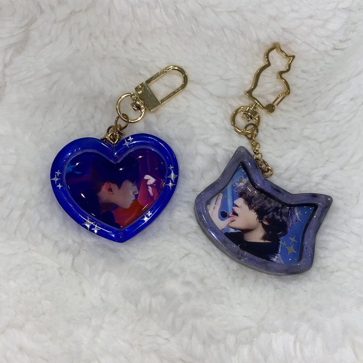 엔젤 주목!2😇

‘인용’ 이벤트입니다!
녤루도 2명 레진 3명 추첨해요
녤루토 키링은 예전에 6000원으로 인원모아 제작한거라 동일하게 6000원입니다🥲
나머지 키링 세개는 제가 만든거라 무료나눔이에요
gs25 반값택배 1600원만 받습니다(녤루토도 6000에+1600!)
인용 글 내용은 임티 하나면 됩니다!