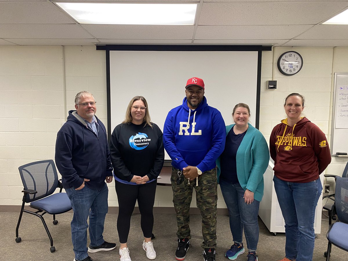 Lisa Selby tweet media