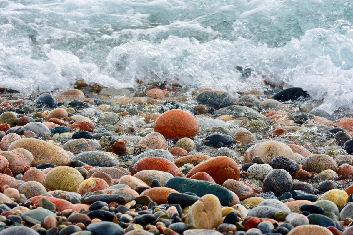 LakeSuperior's tweet image. I've got big agates
Oh, I've got big agates
And they're such big agates
Dirty big agates
And he's got big agates
And she's got big agates
But I've got the biggest agates of them all