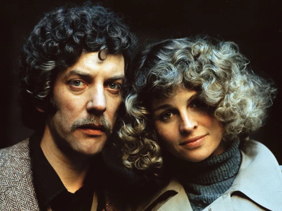 drscriptenstein's tweet image. Tonight’s watch: “Don’t Look Now” - one of my favourite films, if not my absolute favourite - great performances from Christie &amp;amp; Sutherland - Roeg’s masterpiece. Incredible script by Allen Scott (who also latterly wrote the the Queen’s Gambit) and Chris Bryant 
#film #venice