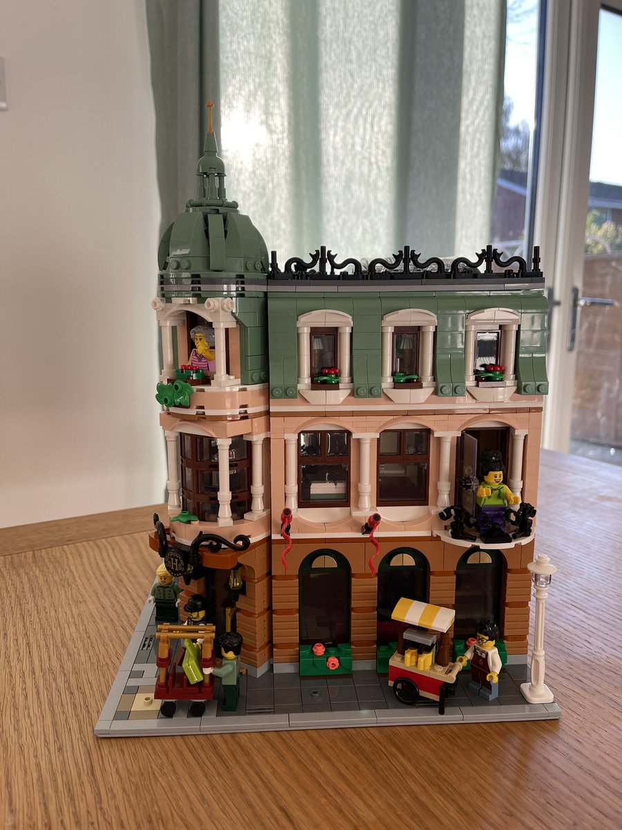 johnbowler77's tweet photo. The latest of my @LEGO_Group #Modular builds the #BoutiqueHotel.. I’ve now run out of shelf space, so need get the builders back! #Lego #LegoCity #LegoCreator https://t.co/QoSmdX4gwH