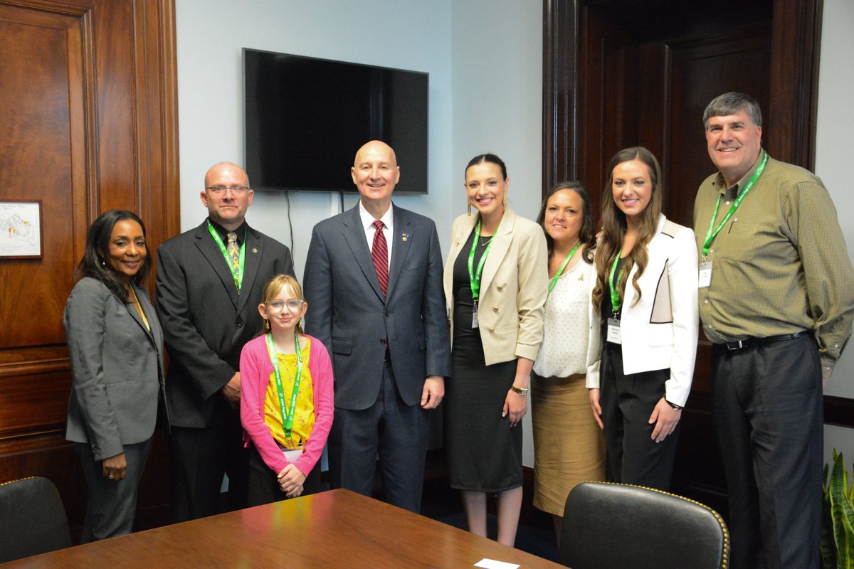 SenatorRicketts's tweet photo. Great talking with @ACSCANNebraska and meeting special guest Leyna, who is a cancer survivor. Thanks for inspiring us all Leyna! https://t.co/H782KWwQRg
