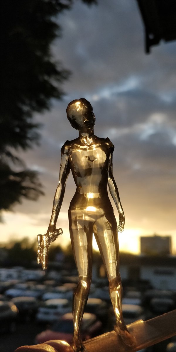Kunlan7's tweet photo. Sunset KAEDE Smith!
#killer7
#KaedeSmith
#resinprint
Fixing old prints with sanding and putting several clear coats on. https://t.co/JXpycUY6GK