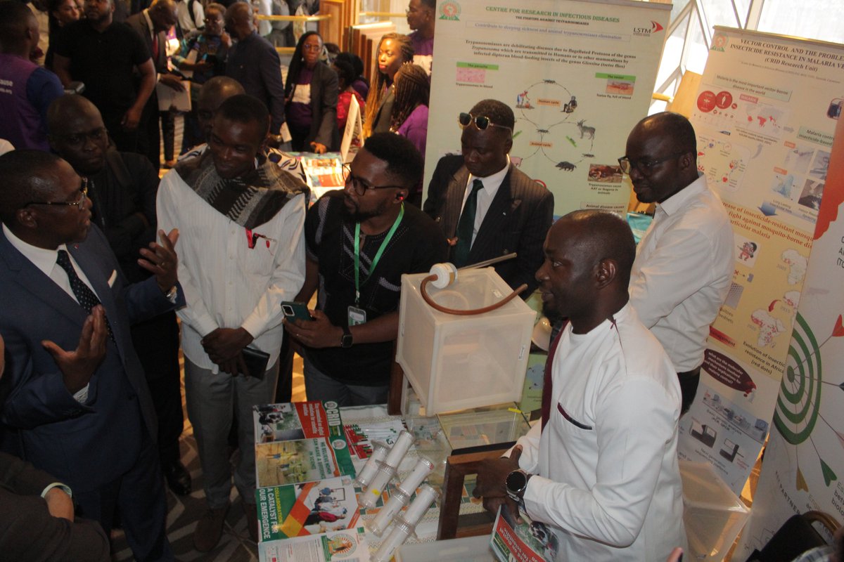 cam_crid's tweet photo. April 25th 2023 is World Malaria Day.  CRID attended the " stop Malaria" symposium organised by @MinsanteCMR . It was an honour to discuss with the Minister of public Health, @DrManaouda.
@CamerounPnlp @WHO @PMIgov  @USEmbYaounde https://t.co/U8anTSTdTz