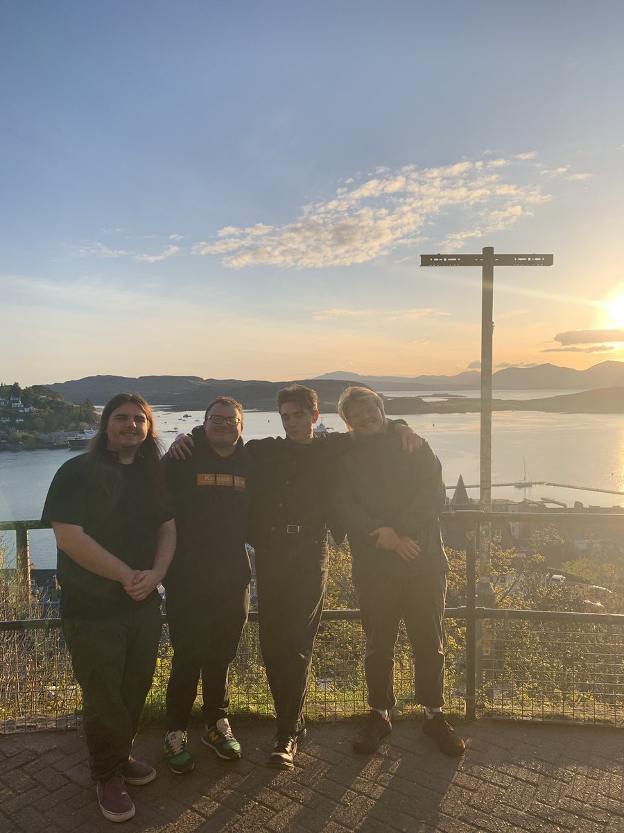 uk/eu fans and friends! we have been selling out of merch fast on this tour. luckily we have this new webstore where you can grab somethin if you wanted :) thanks so much 

armslength.deco.ink