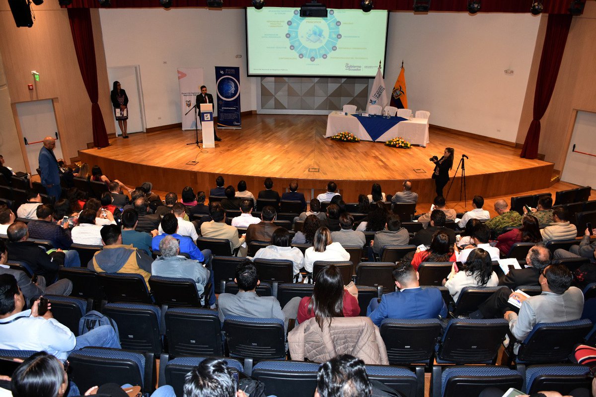 CN_Igualdad's tweet photo. 📌 Participamos en la capacitación de la interoperabilidad para la gestión pública del Sistema Nacional de Registros Públicos, del cual somos parte, para fortalecer la #GestiónCNII, en el consumo de datos, optimización de recursos, acceso a la información y conocimientos. https://t.co/I7Plwx0MOL