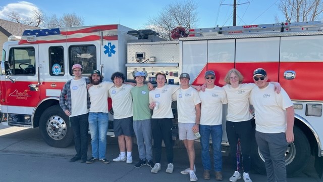COWYRedCross's tweet photo. Last weekend, Red Cross volunteers, @ColoradoStateU students and @poudrefire volunteers installed 111 smoke alarms, made 80 homes and helped nearly 280 people! Love seeing the community coming together to make homes in our neighborhoods safer! #EndHomeFires https://t.co/niBNRAcYpK