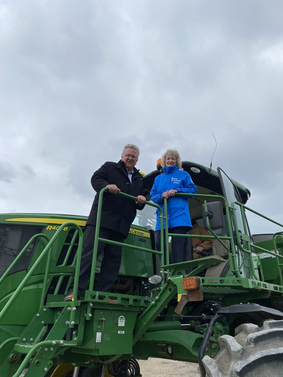 Stop number 3 for #AGFO was <a href="/Woodrill/">Woodrill</a> here in Guelph! We learned about their practices for on-farm monitoring and mapping of soil health. Their work adds so much to understanding soil health and how it can be researched accessibly! Thank you for having us! #AgMatters #agriculture