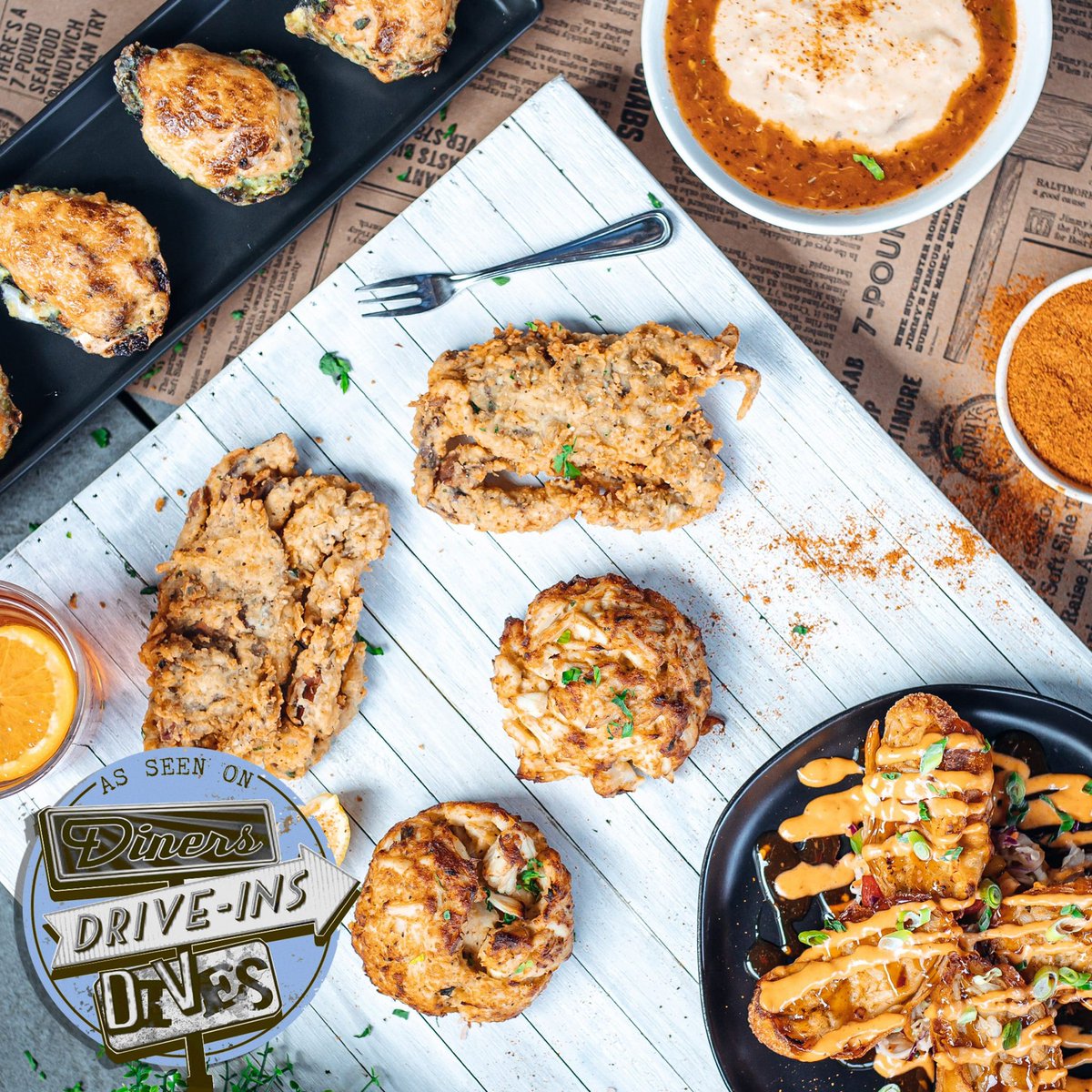 JimmysSeafood's tweet photo. 🦀 Eighth of ten giveaways today will be @GuyFieri’s #DinersDriveInsAndDives Box, shipped anywhere in America!

🔥 Like, comment, and retweet for your chance to win. Must be following our account on twitter.

😃 Winner selected at 8:30 PM! https://t.co/hUcWL00mT3