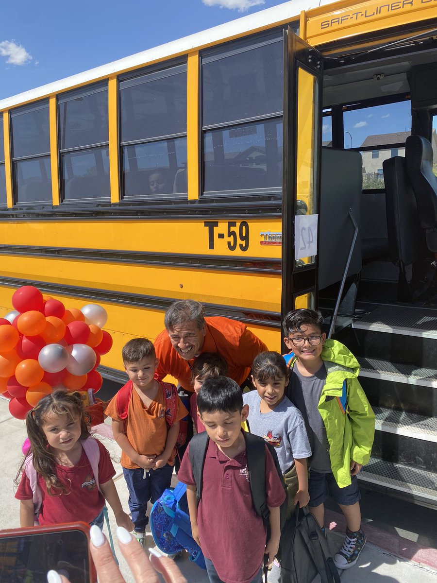 Maggie Castillo tweet media