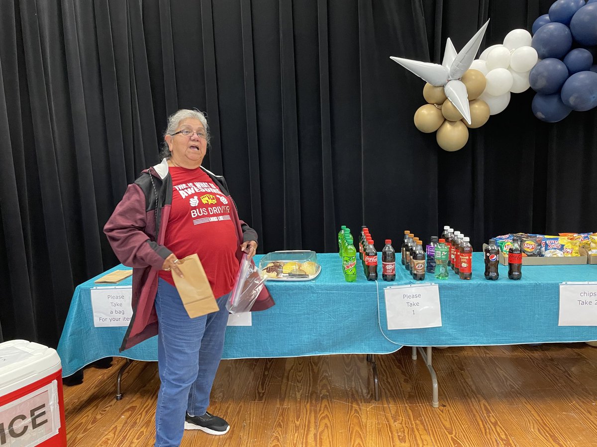 Queenpce's tweet photo. ⁦@plumcreekelem⁩ ⁦@LockhartISD⁩  Student Council, NEHS and the Bagwell family hosted a grab and go lunch for our bus drivers to show our appreciation for getting our learners to and from school daily.  #PCE Fiesta https://t.co/j6wenTM7QE