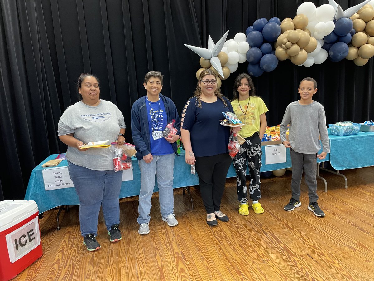 Queenpce's tweet photo. ⁦@plumcreekelem⁩ ⁦@LockhartISD⁩  Student Council, NEHS and the Bagwell family hosted a grab and go lunch for our bus drivers to show our appreciation for getting our learners to and from school daily.  #PCE Fiesta https://t.co/j6wenTM7QE