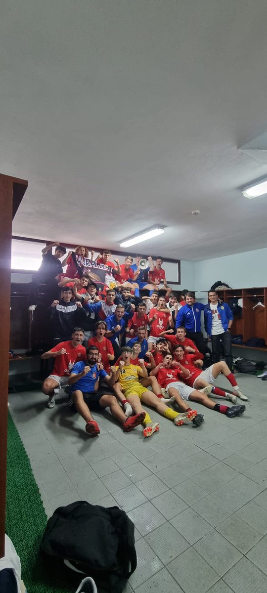 coelh1o's tweet photo. Finalistas caralho
Carrega Monção ❤️💙💛 https://t.co/LiZuaIEYU1