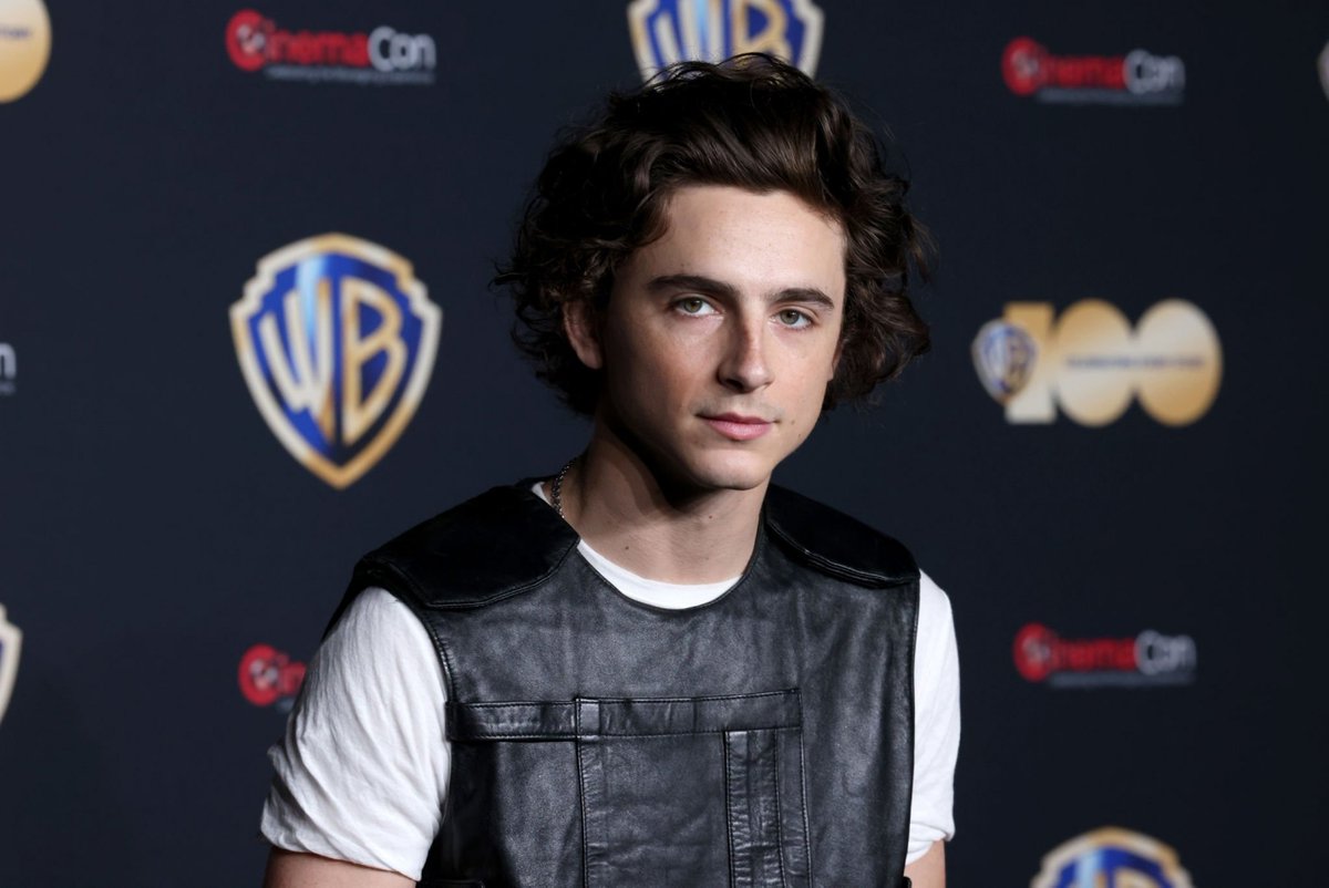 tchalametupdate's tweet photo. Timothée Chalamet at #CinemaCon https://t.co/TLHqLZ9g8g
