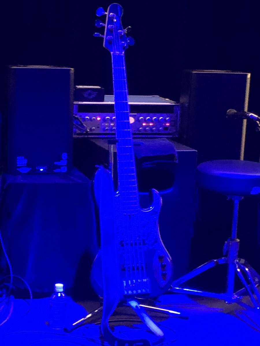 4／14ロベンフォード@ブルーノート東京1stは良かった！
カッコイイカッコイイ！
全員楽器上手すぎ。
また観たい。