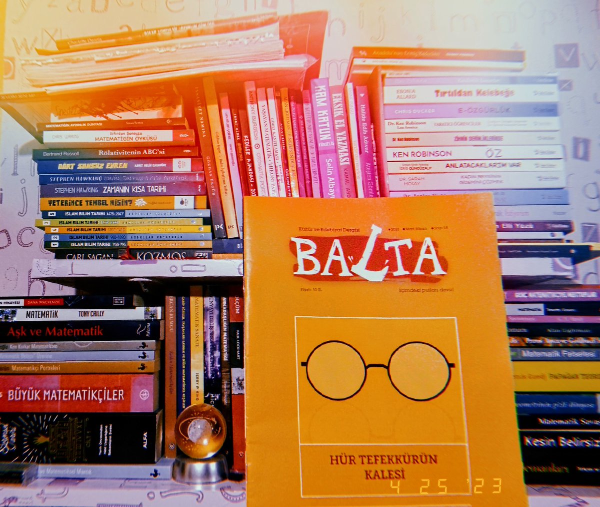 Her şeyin bir rüyadan ibaret olmasını isteyenler için... 

Beni Uyandır isimli öyküm, Balta 18'de. Okura emanet. 🌿