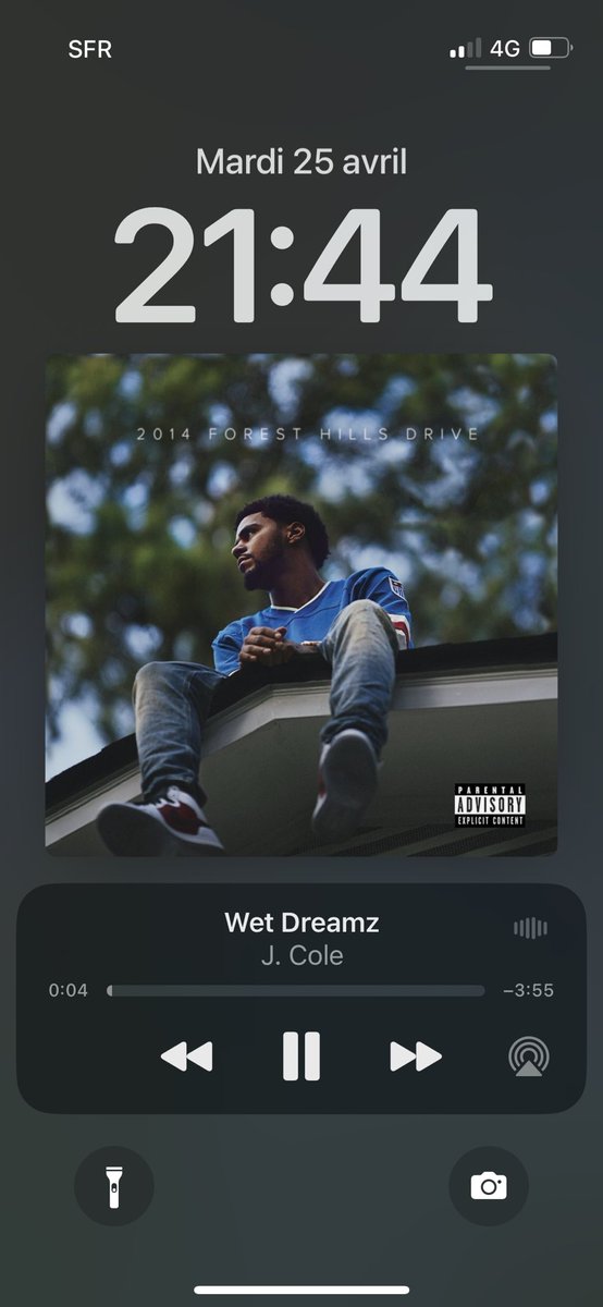 sonsdusoir's tweet photo. Musique iconique d’un album iconique 🎧. 
2014 Forest Hills Drive le propulse au rang de superstar avec un album multiple platine sans aucun feat. 
Album à écouter si vous voulez vous intéresser au rap US. https://t.co/ayfkK5zM1Q