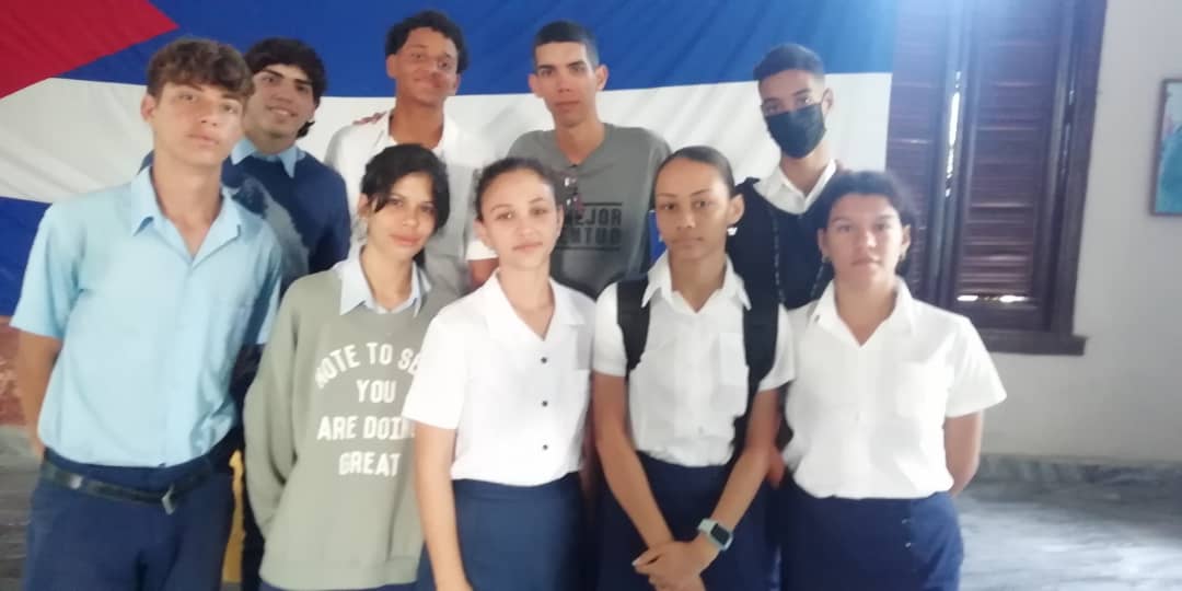 Conforman estudiantes y profesores de la Sociedad Científica de Humanidades del IPU José Luis Dubrocq primer Club Juvenil Martiano del Municipio.

#JuvenilMartiano
#UnaMejorJuventud
#MJMMatanzas
#FEEMMatancera
#FEEMdeCUBA
#IPuDubrocq
<a href="/UJCdeCuba/">UJC de Cuba</a>
<a href="/SuselyMorfaG/">Susely Morfa González</a> 
<a href="/mariofsabines/">Mario Sabines Lorenzo</a>