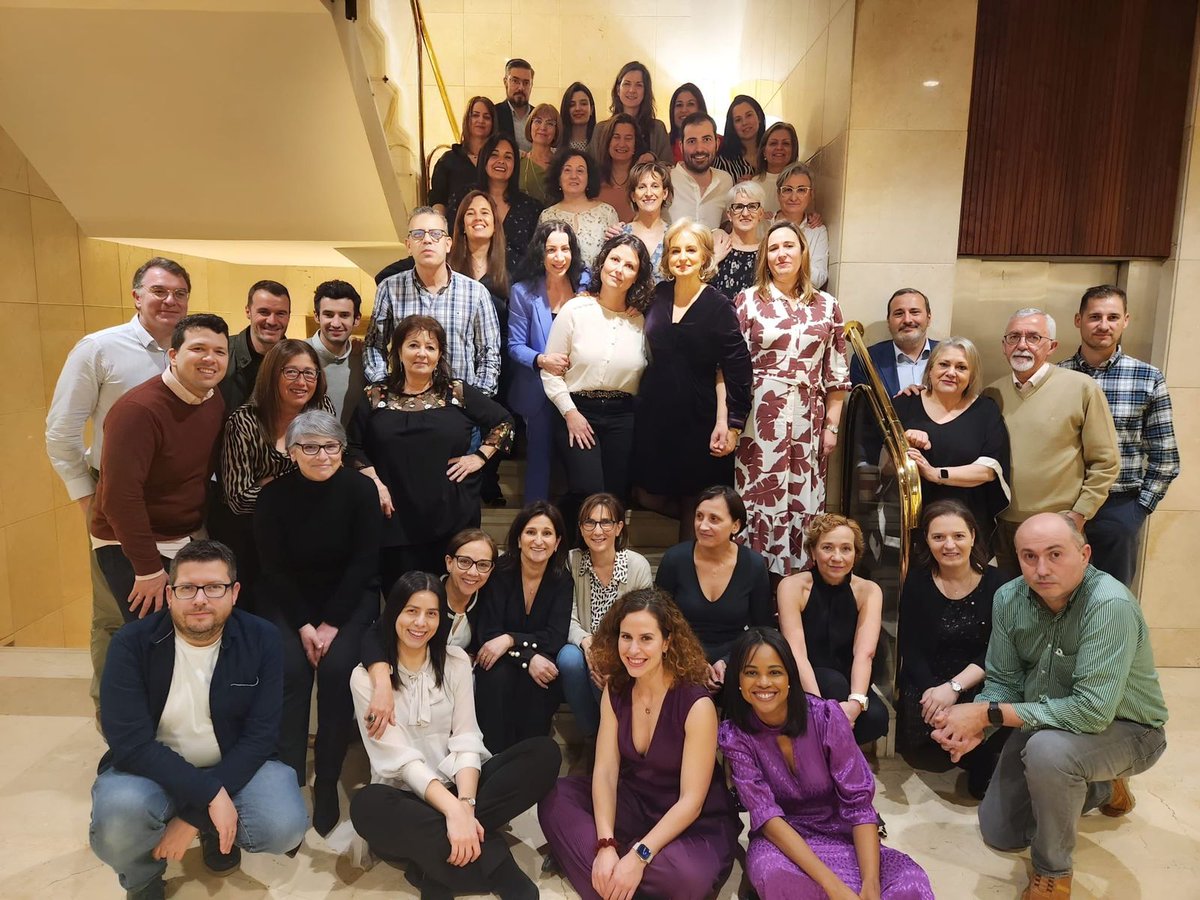 Hoy despedimos de una gran compañera de trabajo, <a href="/valvsan1/">Mª Victoria Alvarez Sánchez</a>. Gracias  por compartir tus habilidades y conocimientos con nosotros. Te deseamos todo lo mejor en tus futuros proyectos🤗. Tu presencia se extrañará en <a href="/pontegastro/">Digestivo Pontevedra Hospital Universitario</a> 🫶🏾