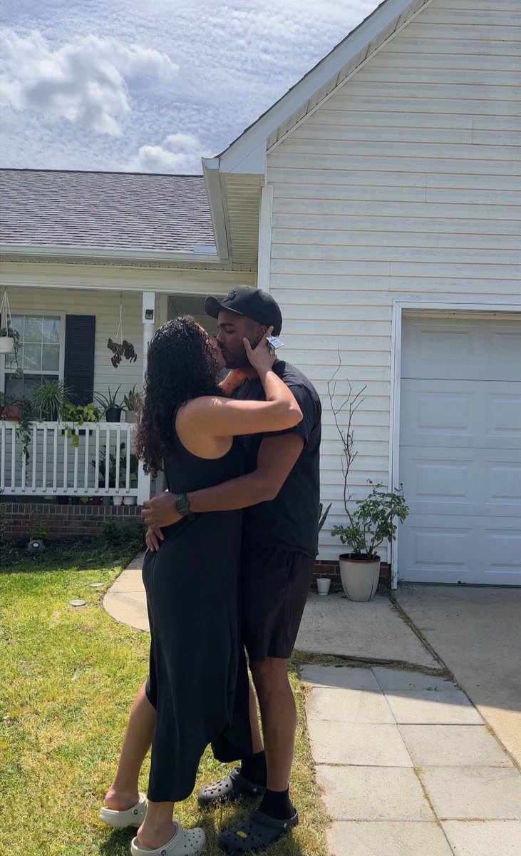 ericamnegron's tweet photo. God is good, Baby we’re home owners 🤍🥂🥲 https://t.co/TdpWxzfMiZ
