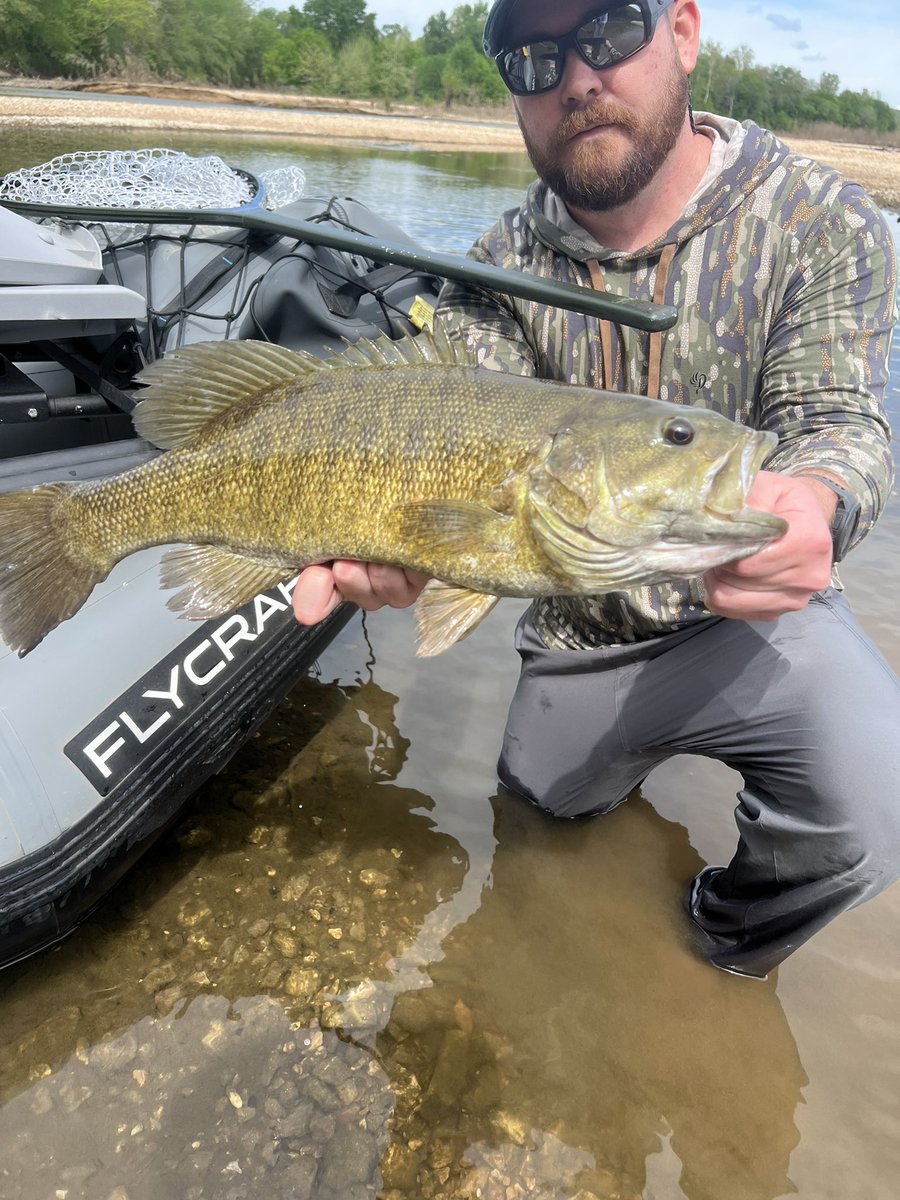 Another EPIC day on an Ozarks stream with Fog Water Outdoors - God is great! #smallmouthchronicles #fogwateroutdoors #N2flyfishing #ozarksonthefly #flycraft #templeforkoutfitters #cortlandlines #fishpondusa