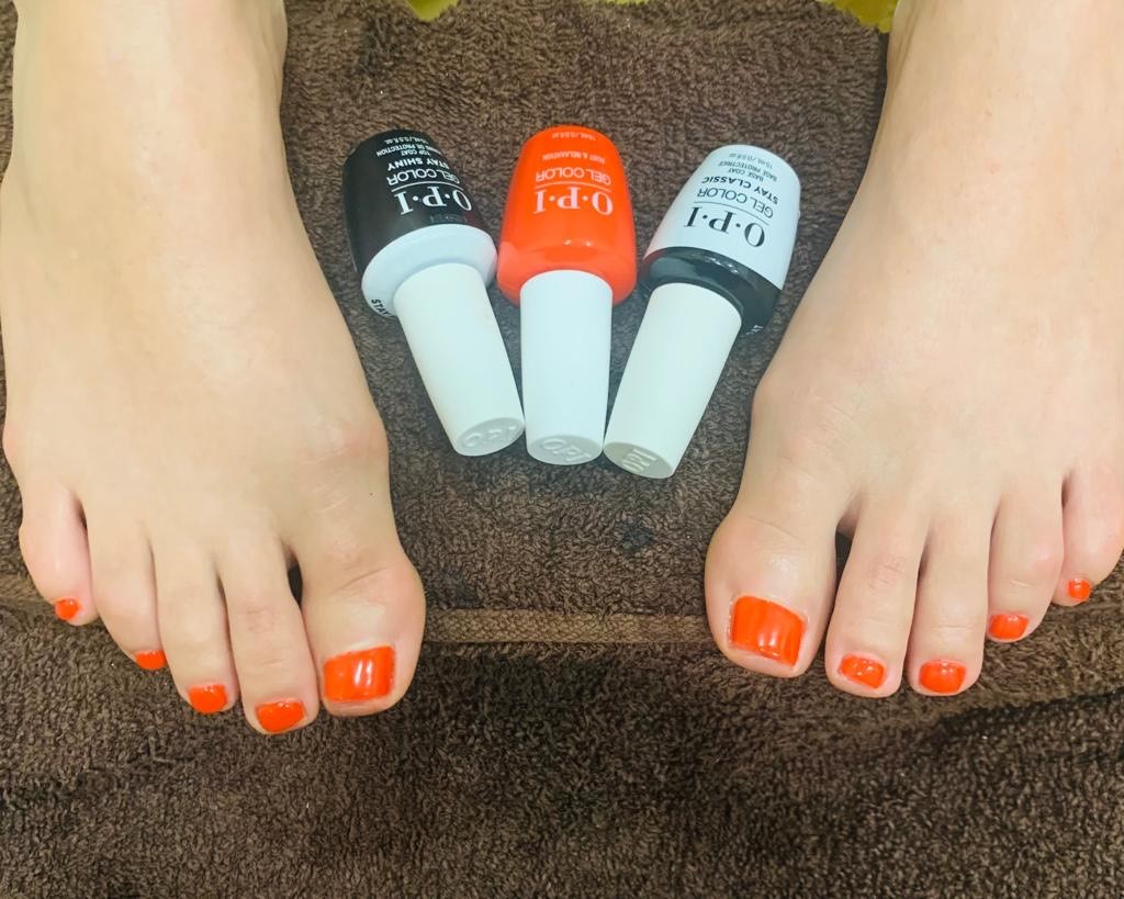 Rust & Relaxation by OPI gel polish. 💅

Done by Kerry-Ann.

#eclipzehairdesign&dayspa #opi #camanabay #caymanislands #pedicre #spapedicure #rustandrelaxation #opigelpolish #acrylicnails #spa Esalon #nailtech #nailtechnician #nailtech #beautytherapist.