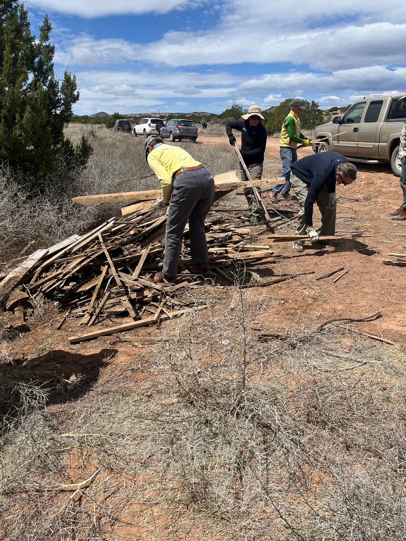 cajadelrio's tweet photo. A huge thank you to everyone who came out this past Saturday for #EarthDay! Your time, energy &amp; commitment to the #cajadelrio truly make a lasting impact. 

Let's keep up the momentum! Tag us and share your favorite photos of Earth Day on the Caja!

#protectcajadelrio https://t.co/RPhpKaZHdm