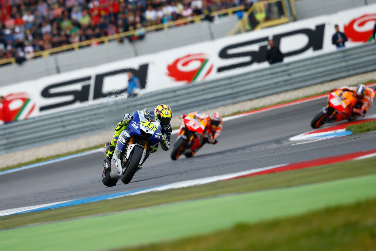 RACER_Network's tweet photo. Who narrates this Friday's movie: Hitting the Apex?
Hint: Faster than a bullet train...
🎬 Watch MAVTV—Link in bio
#GeneralTire #HittingTheApex #MotoGP #MotorcycleRacing #FridayNightDriveIn #MAVTV #MotoGPLegends #RacingDocumentary #RaceLife #FastestMenOnTwoWheels https://t.co/fQrGJQkR7U