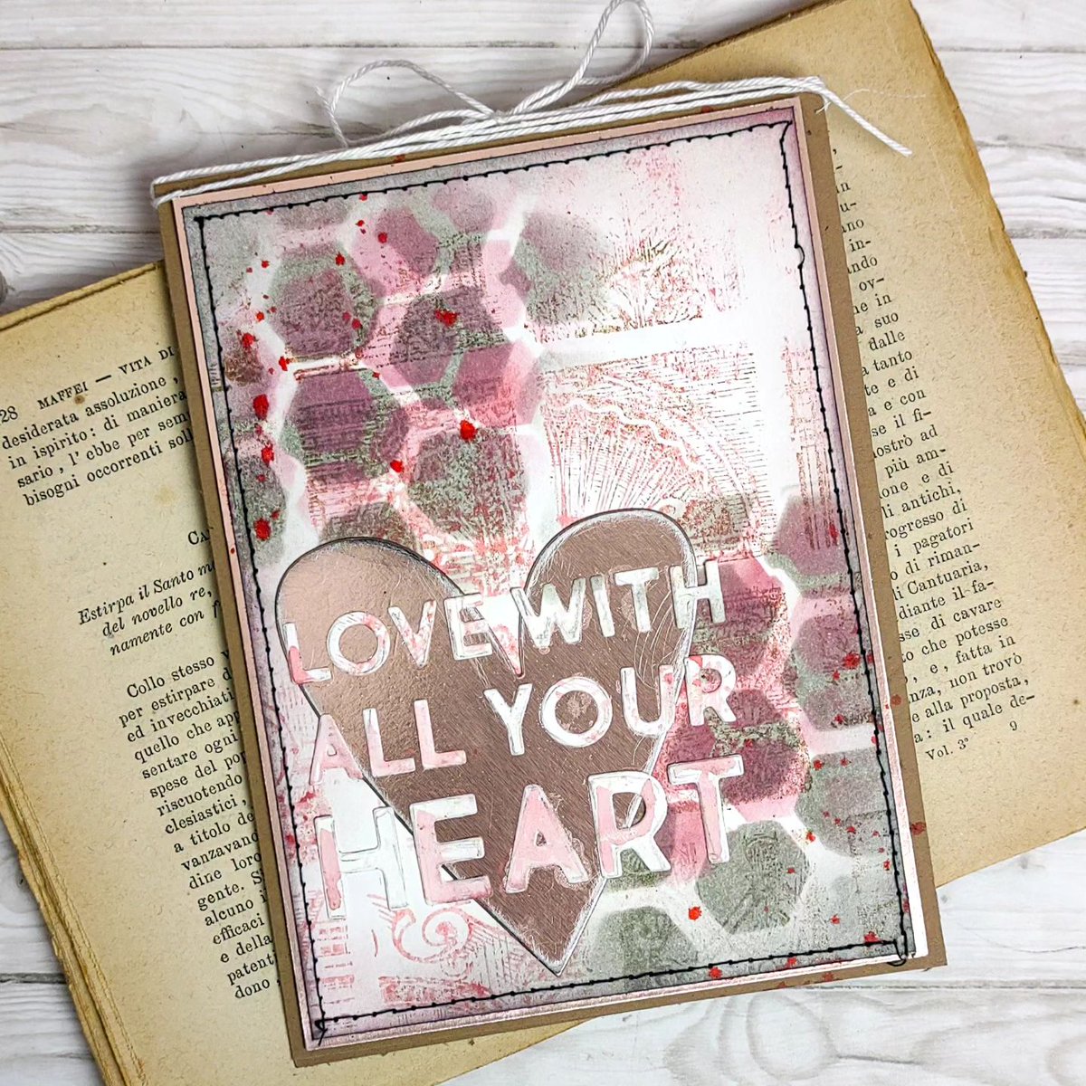 stampers_anon's tweet photo. 🎨 NEW #timholtzstamps Creative Blocks inked it with Distress Inks and oxides

✂️ #handmade by @scrapsaurus

#crafts #DIY #mixedmedia #onlineshopping #stampersanonymous #timholtz #creativeblocks https://t.co/t12W6KsgTs