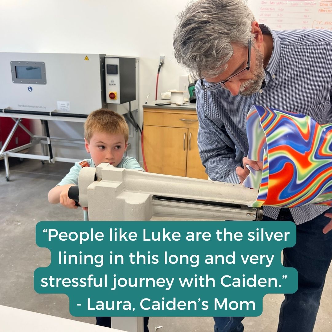 NScoliosisC's tweet photo. Caiden is 7 and has a really complex case of Cervical Thoracic #CongenitalScoliosis.
“Luke was so incredibly kind to Caiden and let Caiden be involved in the whole process. ” - Laura, Caiden’s Mom
#scoliosis #scoliosisbrace #rigocheneaubrace #custombrace https://t.co/wGO2huyJq7