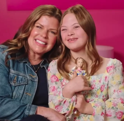 poptime's tweet photo. 🚨 FOFURA: Mattel anuncia a primeira Barbie com Síndrome de Down:

"Seguimos nossa jornada de inclusão". https://t.co/Mp61IBC4V7