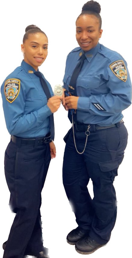 NYPDSchools's tweet photo. School Safety Agent Ingram (r.), of BN Command, graciously surrendered her Shield #6️⃣7️⃣2️⃣7️⃣ to Agent Mendoza (l.), of Recruit Training. This is in honor of Agent Mendoza’s retired mom’s Police Officer shield number. Thank you Agent Ingram! 😇 https://t.co/NFnu9vlwnJ