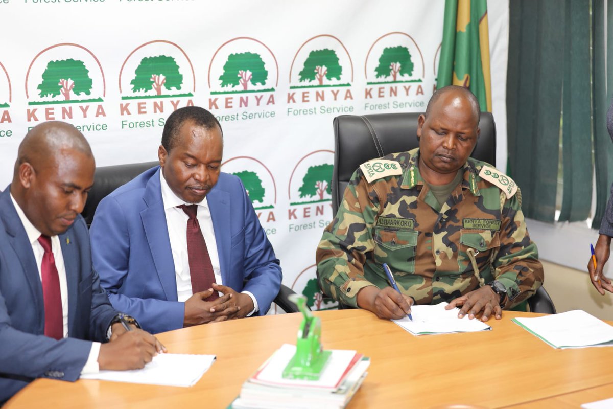 KeForestService's tweet photo. LEADERSHIP CHANGE AT THE KFS HELM
The KFS Board Chairman Mr. Job Chirchir has today at the Service’s HQ witnessed the handing over of leadership to the Acting Chief Conservator of Forests (CCF) Mr. Alex Lemarkoko. Mr. Lemarkoko takes over from the outgoing CCF, Mr Julius Kamau. https://t.co/4WfAiZ7pYX