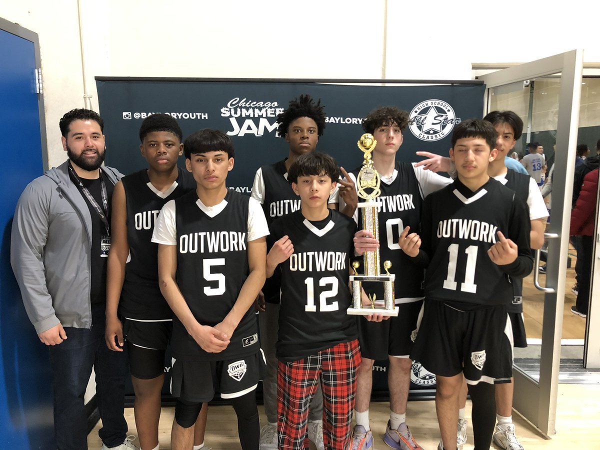 Byfsports's tweet photo. Recap from the Spring Showdown! Here are some of your champions! Let’s give them a 👇🏾 @SLAM_HS @DELLISONSCOUT @ILSCReport @illinoisoutwork  @lgnite @ALL_WISCONSIN @MeanstreetsEYB https://t.co/5ncFVcGD5C