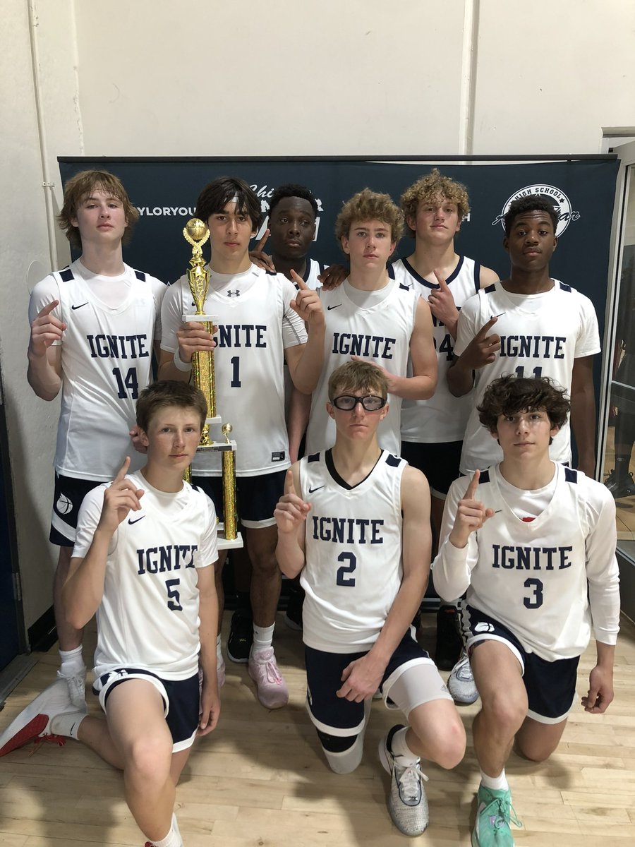 Byfsports's tweet photo. Recap from the Spring Showdown! Here are some of your champions! Let’s give them a 👇🏾 @SLAM_HS @DELLISONSCOUT @ILSCReport @illinoisoutwork  @lgnite @ALL_WISCONSIN @MeanstreetsEYB https://t.co/5ncFVcGD5C