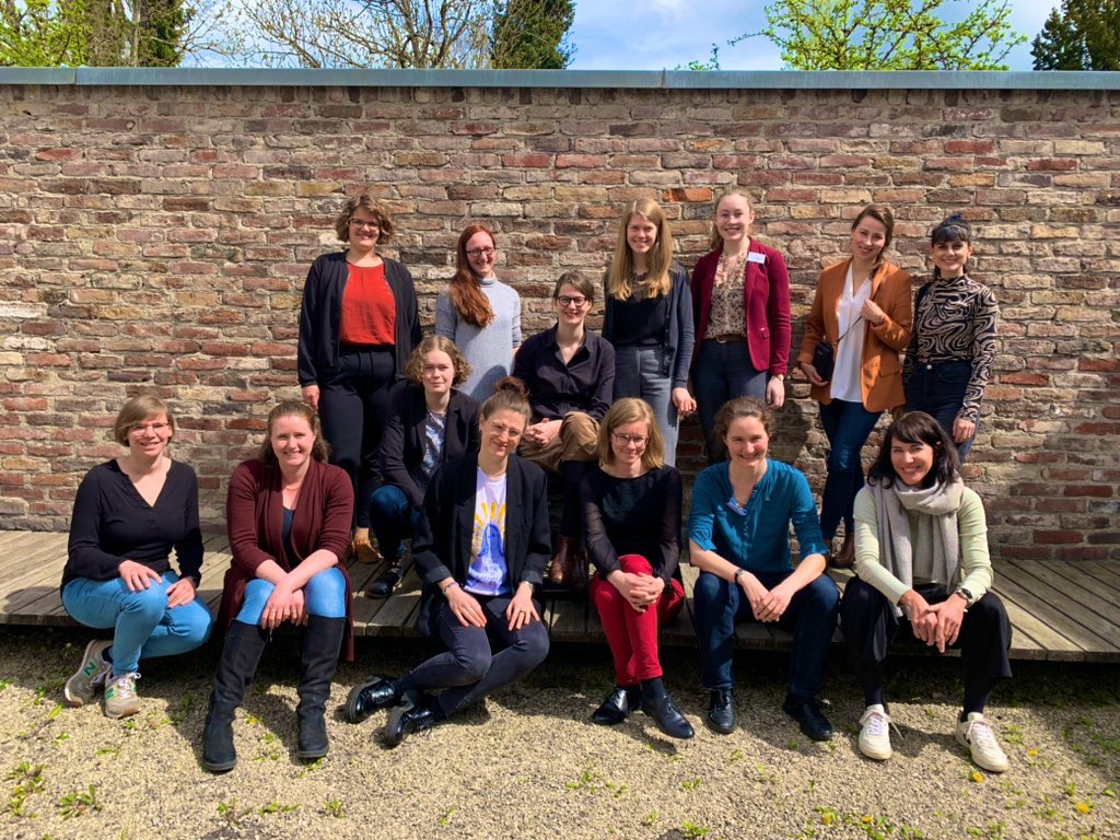 JungeAGENDA's tweet photo. Am Wochenende fand das Hohenheimer Theologinnen Treffen statt. Mittlerweile sind wir fast 100 Mitglieder! 
Außerdem haben wir das neue Koordinationsteam gewählt: Sarah Delere, Jana Hock, Marie Merscher und Lia Alessandro.
In Zukunft twittern Lia und Marie 😊
#jungeagenda https://t.co/9DrKsZ7NYd