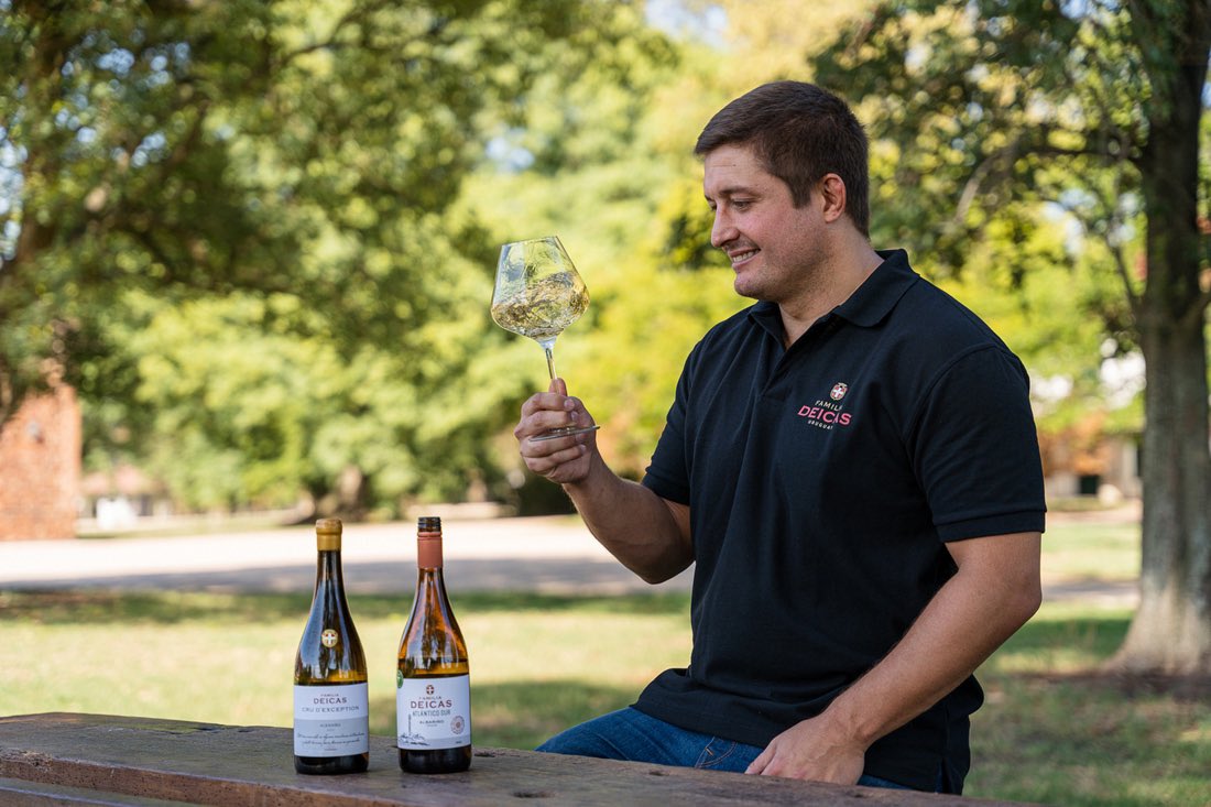 Albariño uruguayo consagrado como el mejor

Con 96 puntos otorgados por la revista británica Decanter Magazine, el Albariño Cru d’Exception 2021 de Familia Deicas se destacó sobre sus pares y encabezó el ranking de una degustación bien original. 

catadores.net