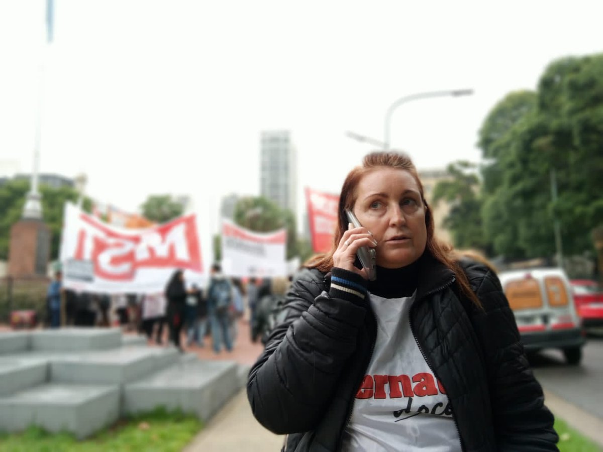Andrelanzette's tweet photo. Acto de #Ademys y #sutebamulticolor en #Pizurno en el marco del parazo en Pcia de Buenos Aires contra el ajuste en educacion del gobierno de @Kicillofok https://t.co/40Kcy44dUz