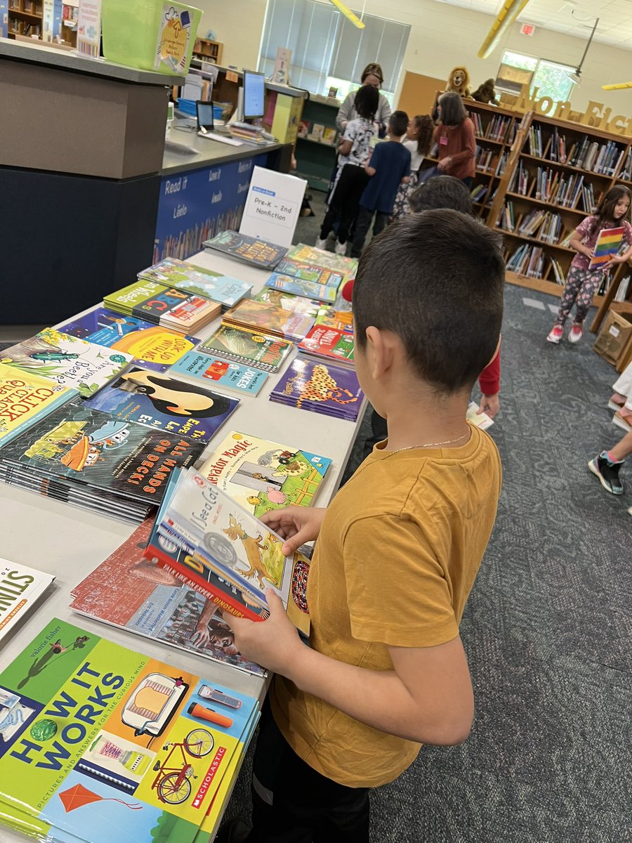hsgaines's tweet image. Thank you to the Chatham Education Foundation for providing 5 new books for every student at VCE to read over the summer. My students were thrilled to have new books to read! ♥️ @VirginiaCrossEl