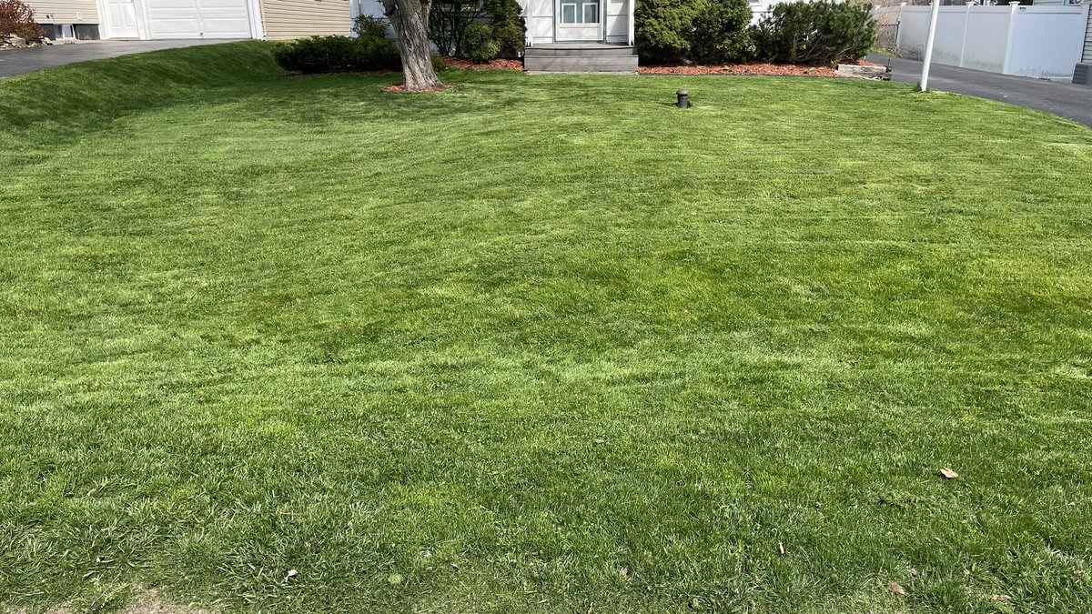 JoshKozlowskiWX's tweet photo. First MOW of the season went well on Tuesday. Clouds were DARK-BASED and a few SPRINKLES came down as I thought they would from a couple nights ago. Have you mowed yet this year? #MowOrNo #AlmostMay https://t.co/fD8xMTjZAX