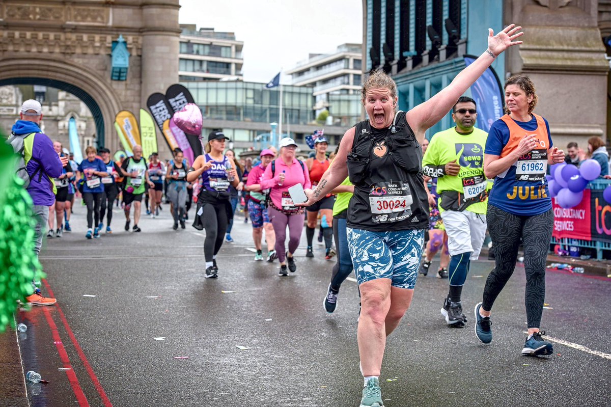 dionnew's tweet image. Ah the official @LondonMarathon race pics are EPIC🤦‍♀️🤣🤣🤣 #WeRunTogether
